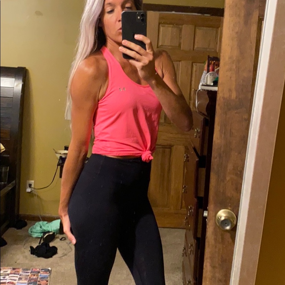 Under armour hot pink tank S